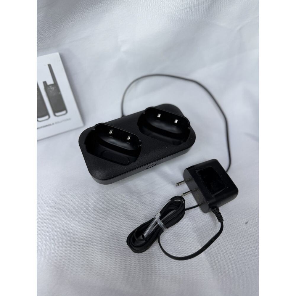 Motorola Talkabout T472 22-Channels 2-Way Radio Set With The Charging Base - Picture 7 of 9